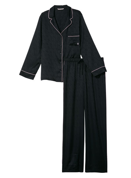 Share The Joy, colecție Victoria's Secret dedicată sărbătorilor 15 Satin Long Pajama Set 440 RON