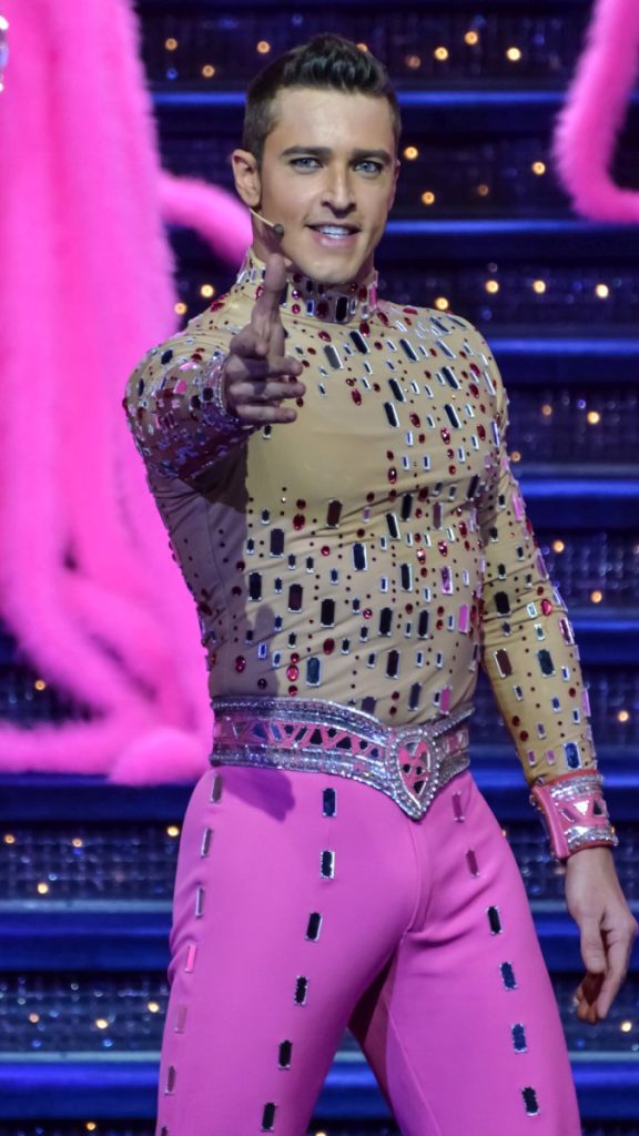 Dragoste à la Moulin Rouge. Povestea lui Alexandru Deneș 8 Alexandru Denes la Moulin Rouge 002