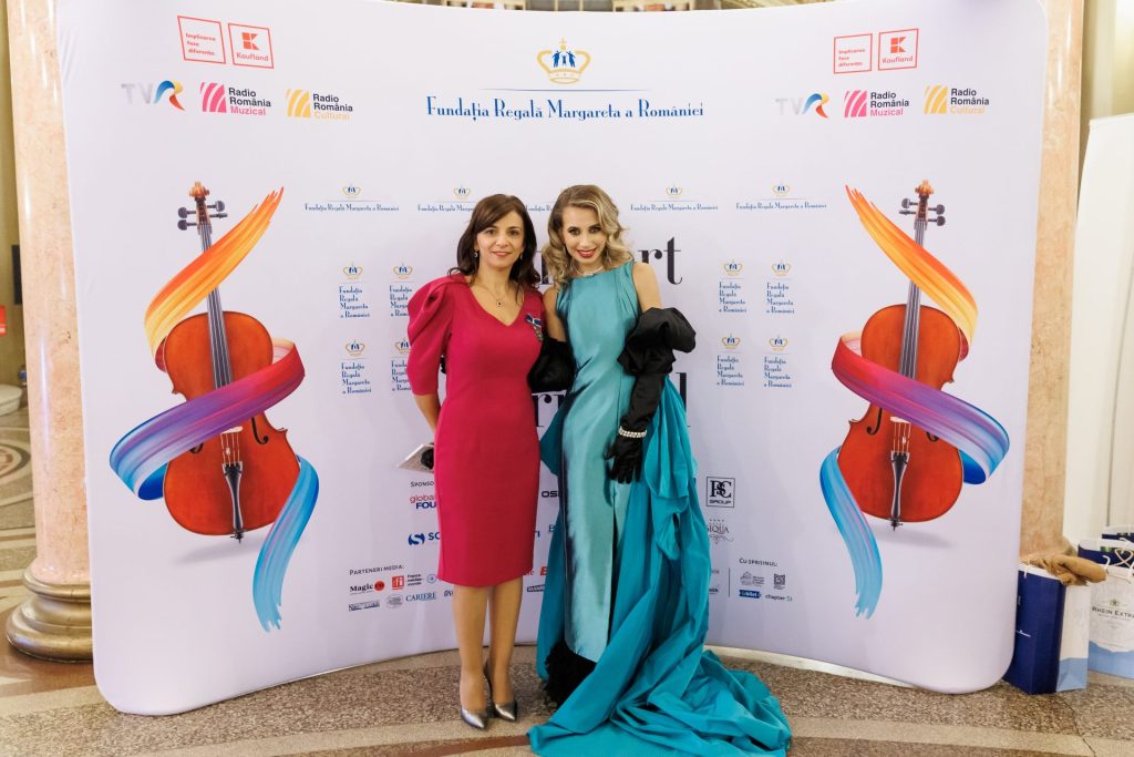 Talentul Gabrielei Iordache pentru a da aripi Tinerelor Talente 6 Gabriela Iordache si soprana Diana Alexe la Concertul Regal caritabil 2022