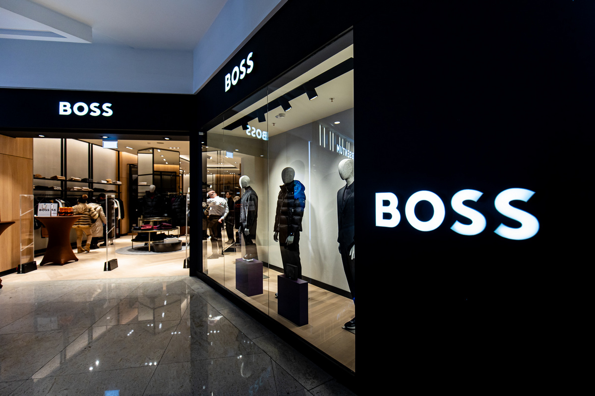Hugo Boss deschide primul magazin din afara Capitalei