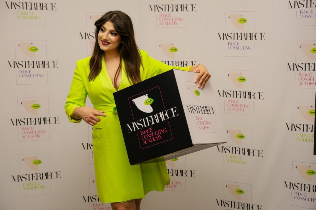 Mariana Romanica Masterpiece Academy