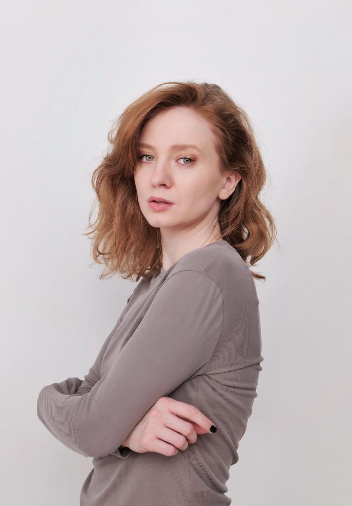 Corina Boboc, scenograf și designer vestimentar: „În viață este important să ai libertatea să-ți alegi greul pe care vrei să-l duci”