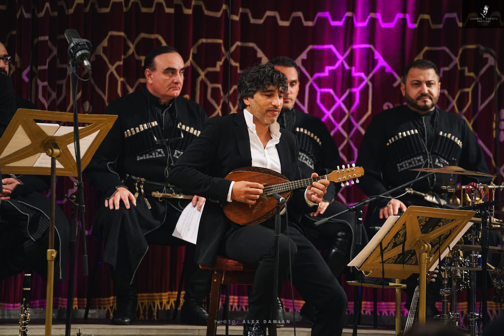 Festivalul Enescu 2023. Seria concertelor de la miezul noptii. Avi Avital. foto Alex Damian