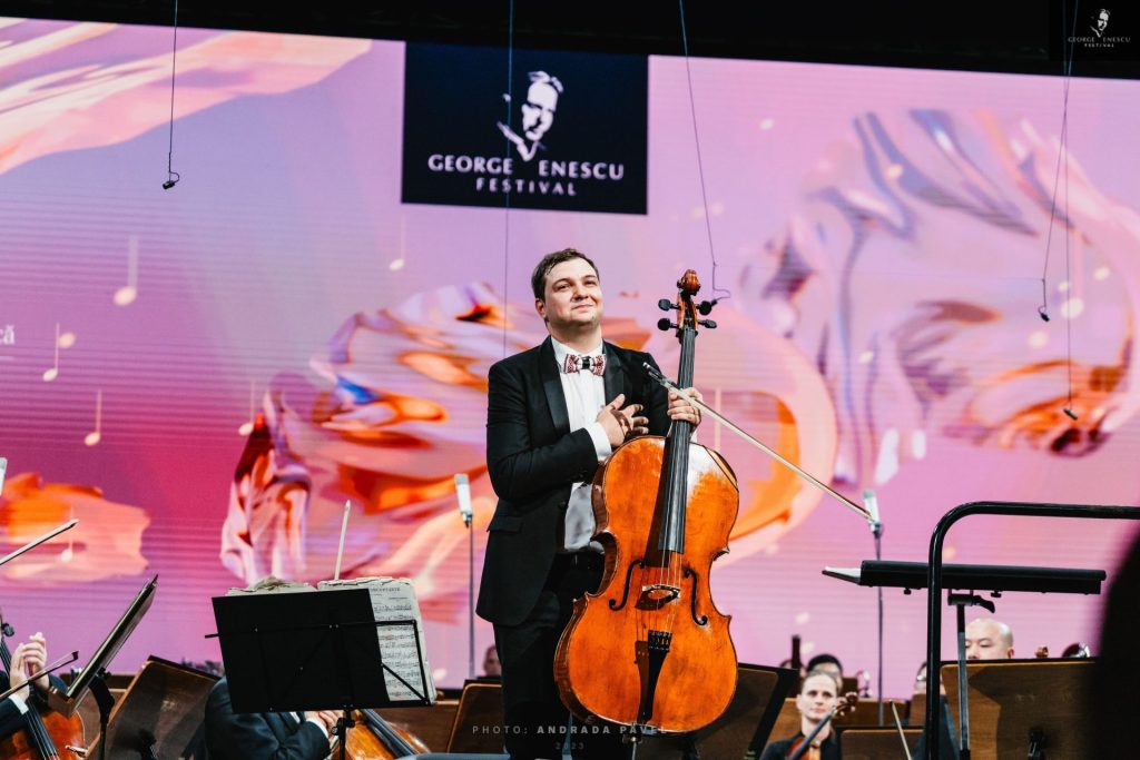 Violoncelistul Andrei Ionita pe scena Festivalului Enescu 2023. foto Andrada Pavel