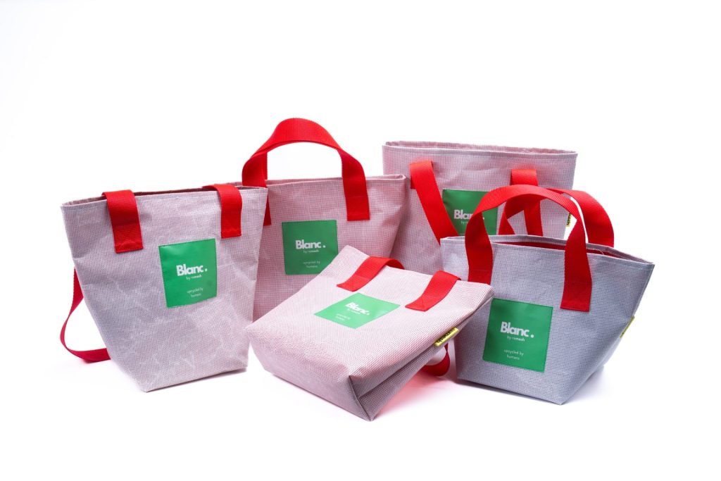 remesh, brandul care transformă bannerele în accesorii de calitate, oferind o nouă șansă persoanelor vulnerabile 13 remesh, brandul care transformă bannerele în accesorii de calitate, oferind o nouă șansă persoanelor vulnerabile