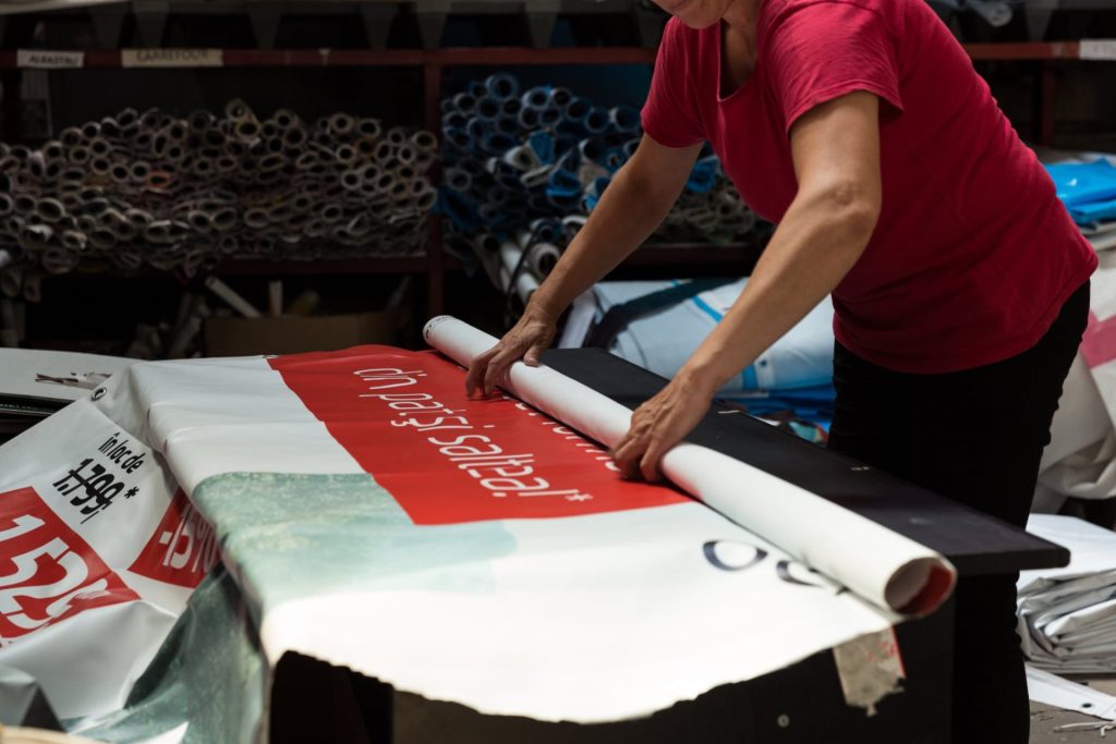 remesh, brandul care transformă bannerele în accesorii de calitate, oferind o nouă șansă persoanelor vulnerabile 7 remesh, brandul care transformă bannerele în accesorii de calitate, oferind o nouă șansă persoanelor vulnerabile