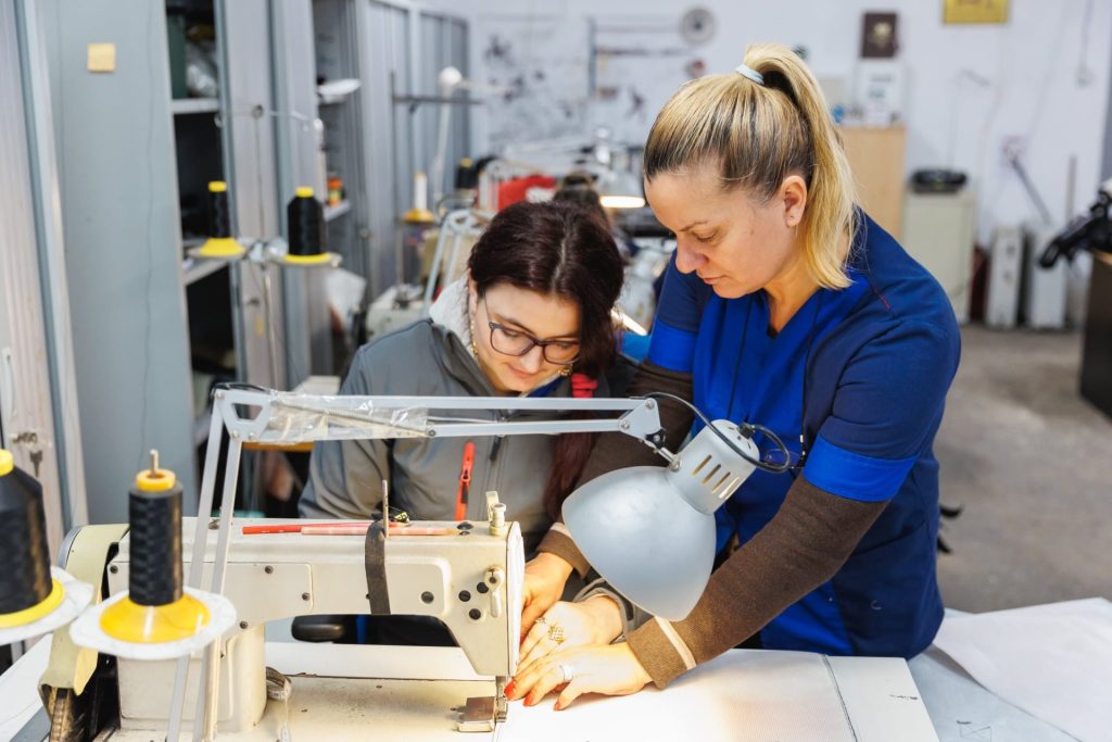 remesh, brandul care transformă bannerele în accesorii de calitate, oferind o nouă șansă persoanelor vulnerabile 10 remesh, brandul care transformă bannerele în accesorii de calitate, oferind o nouă șansă persoanelor vulnerabile