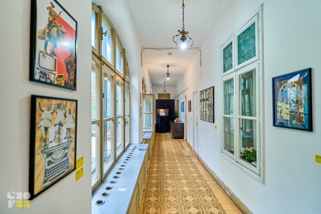 Tur ghidat în expozițiile Collage Festival alături de un concert Alex Ștefănescu 19 Collage Festival 2025 @Alex Barbulescu 14