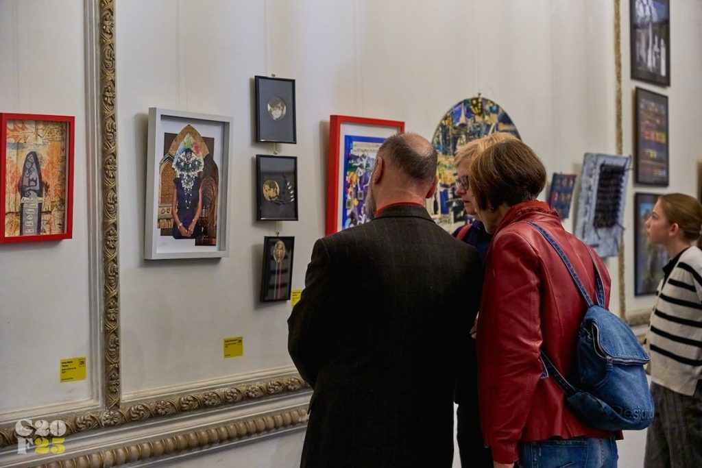 Tur ghidat în expozițiile Collage Festival alături de un concert Alex Ștefănescu 20 Collage Festival 2025 @Alex Barbulescu 15