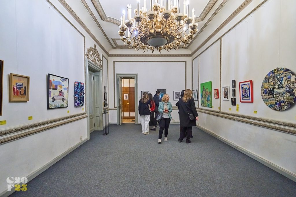 Tur ghidat în expozițiile Collage Festival alături de un concert Alex Ștefănescu 25 Collage Festival 2025 @Alex Barbulescu 16