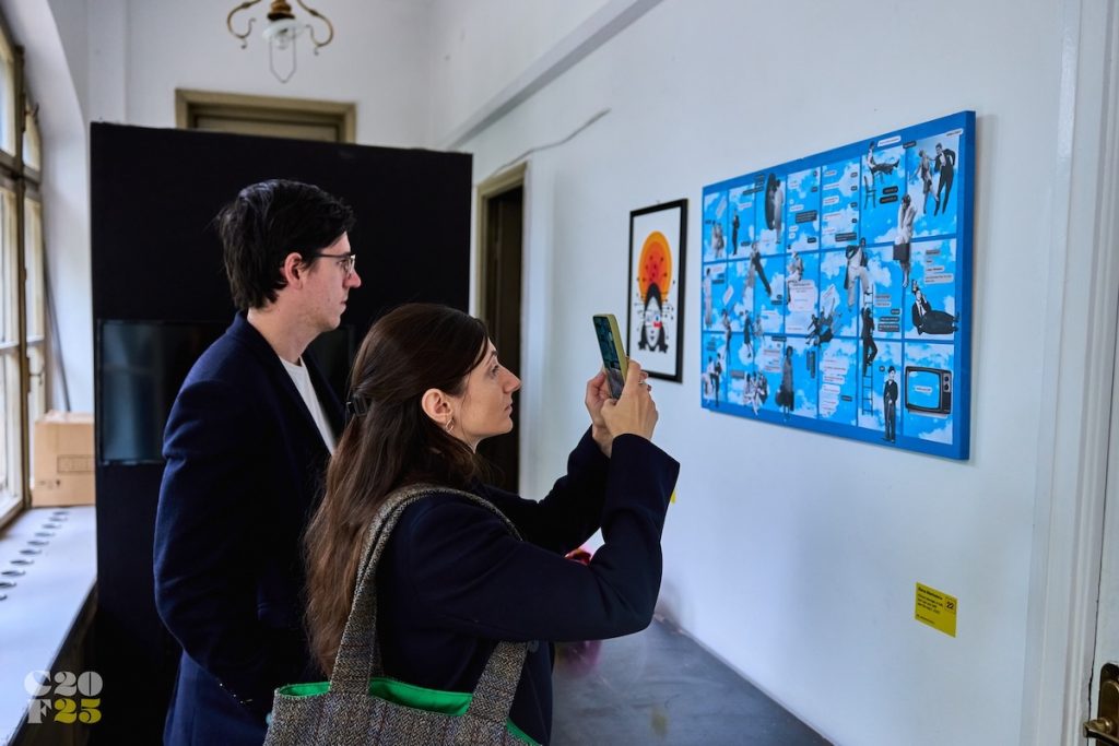 Tur ghidat în expozițiile Collage Festival alături de un concert Alex Ștefănescu 22 Collage Festival 2025 @Alex Barbulescu 18