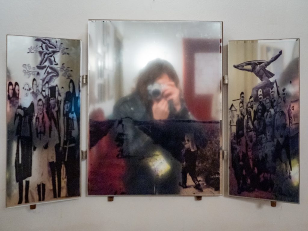 Tur ghidat în expozițiile Collage Festival alături de un concert Alex Ștefănescu 26 Collage Festival 2025 @Edward Flen