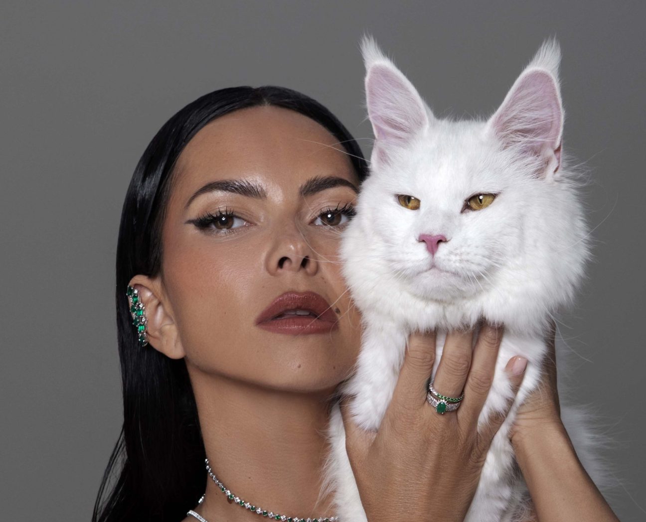 INNA, feline și pietre prețioase naturale în noua campanie STIL Diamonds 5 Inna si felinele pentru STIL Diamonds