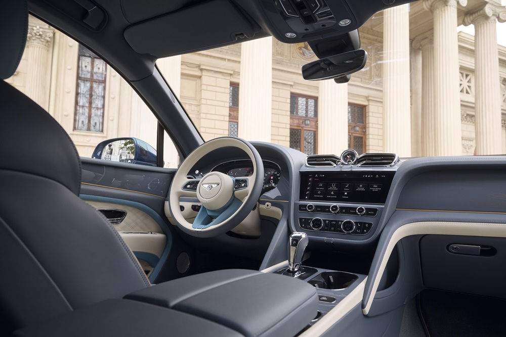 Bentley a creat patru limuzine decorate cu silueta stilizată a Ateneului Român 6 interior