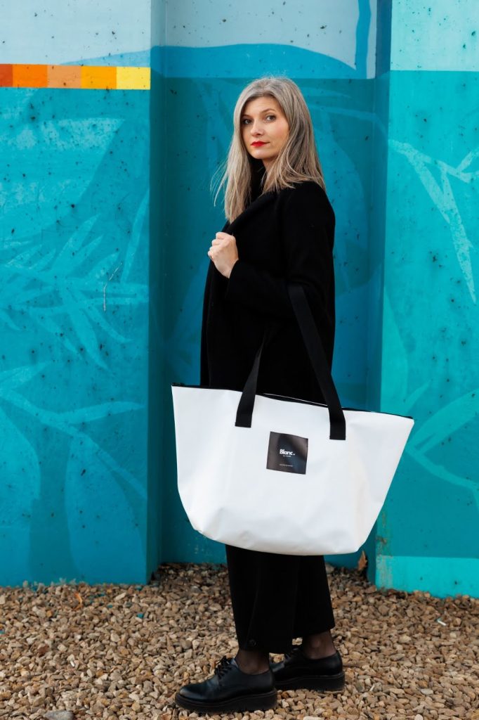 remesh, brandul care transformă bannerele în accesorii de calitate, oferind o nouă șansă persoanelor vulnerabile 8 remesh, brandul care transformă bannerele în accesorii de calitate, oferind o nouă șansă persoanelor vulnerabile