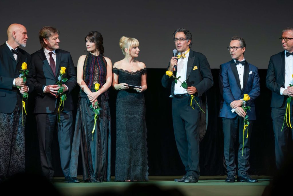 AQUA Carpatica & Cravata Galbenă, un parteneriat al autenticității românești 7 AQUA Carpatica & Cravata Galbenă, un parteneriat al autenticității românești