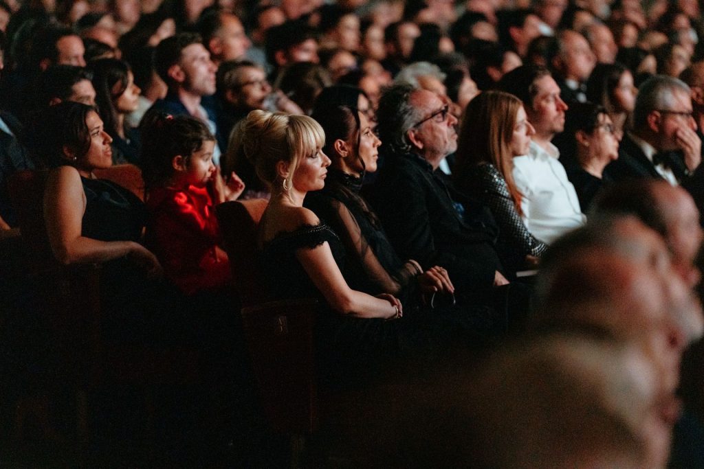 AQUA Carpatica & Cravata Galbenă, un parteneriat al autenticității românești 8 AQUA Carpatica & Cravata Galbenă, un parteneriat al autenticității românești