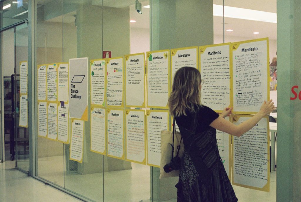 Ruxandra Gîdei, fondatoarea 4fără15: „literatura este o unealtă prin care poți citi lumea”